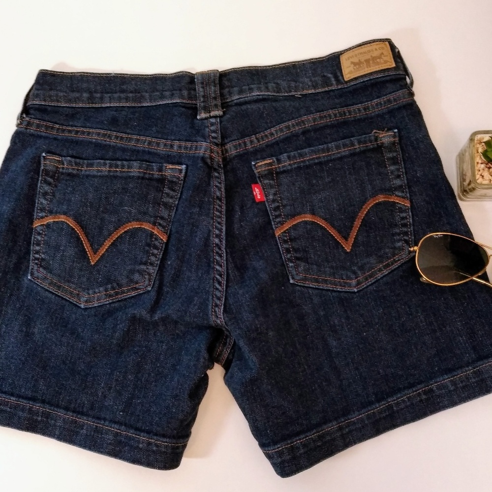 Levi's dark denim 515 shorts size 6 - Picture 2 of 7